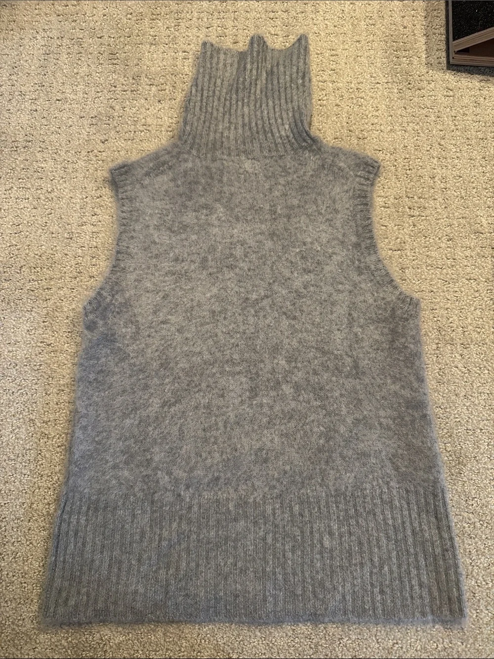 Veronica Beard Gray Sleeveless Turtleneck Sweater Vest - Picture 4 of 5